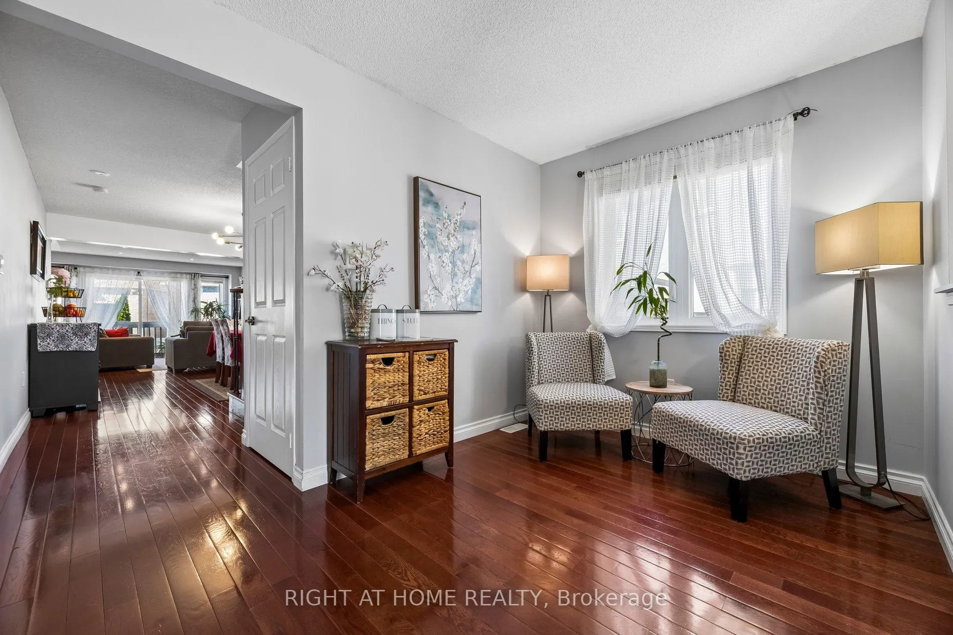 Photo 6 of 16 Kinrade Crescent, Ajax, Central East — HOMEH
