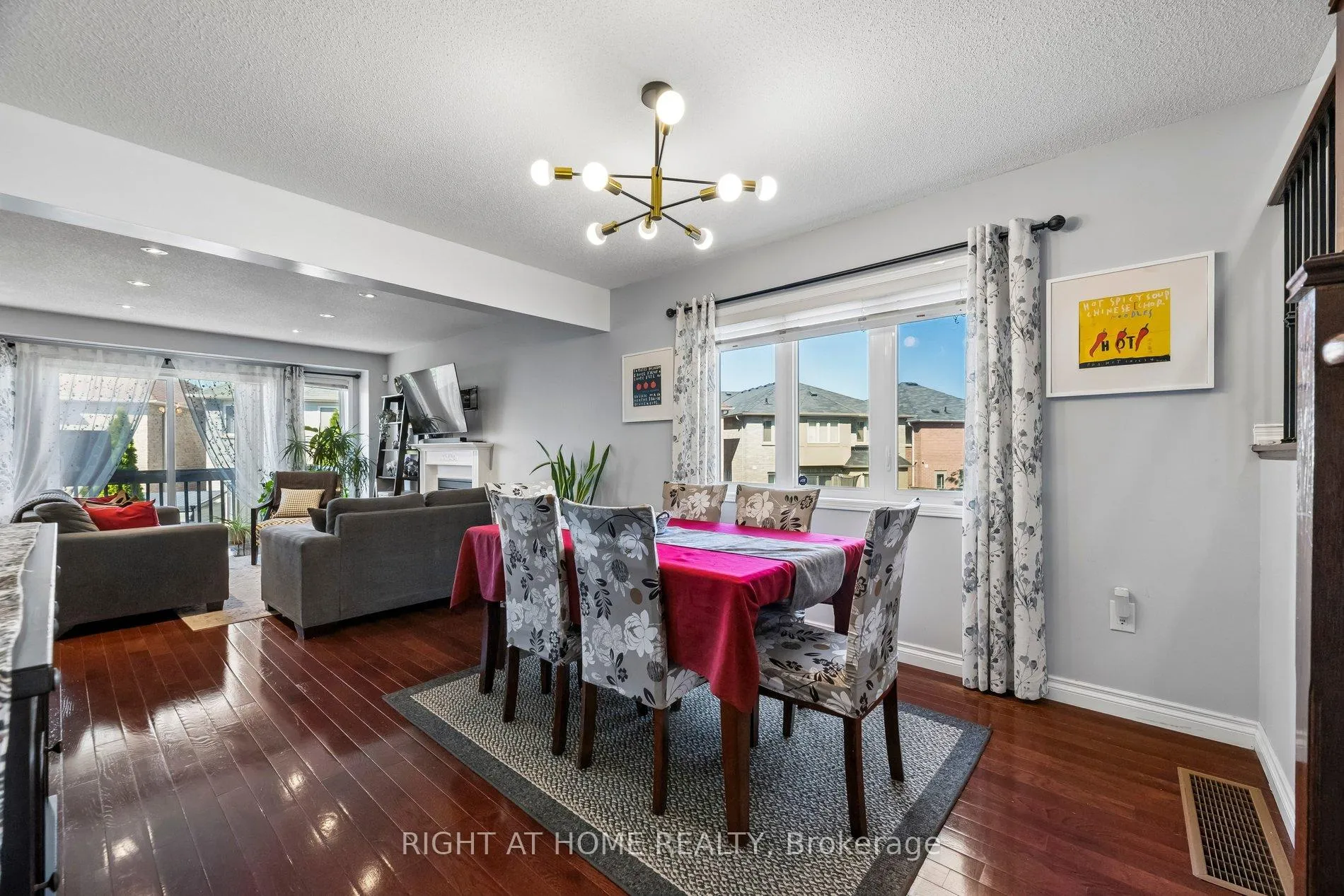 Photo 8 of 16 Kinrade Crescent, Ajax, Central East — HOMEH