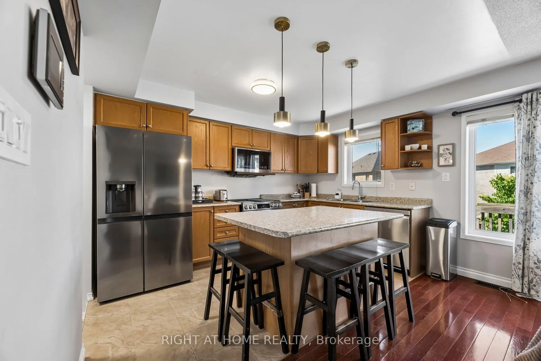 Photo 14 of 16 Kinrade Crescent, Ajax, Central East — HOMEH