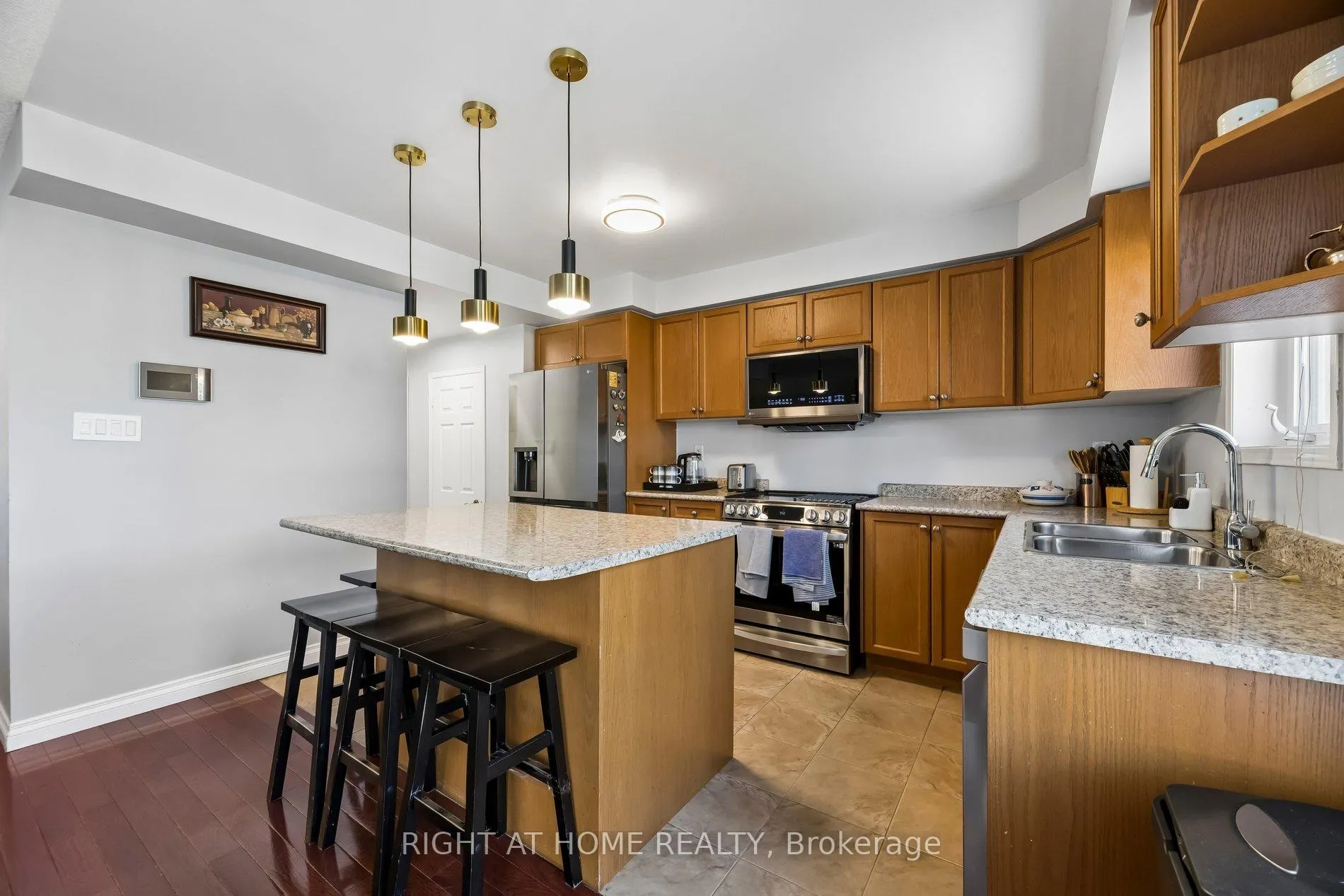 Photo 15 of 16 Kinrade Crescent, Ajax, Central East — HOMEH
