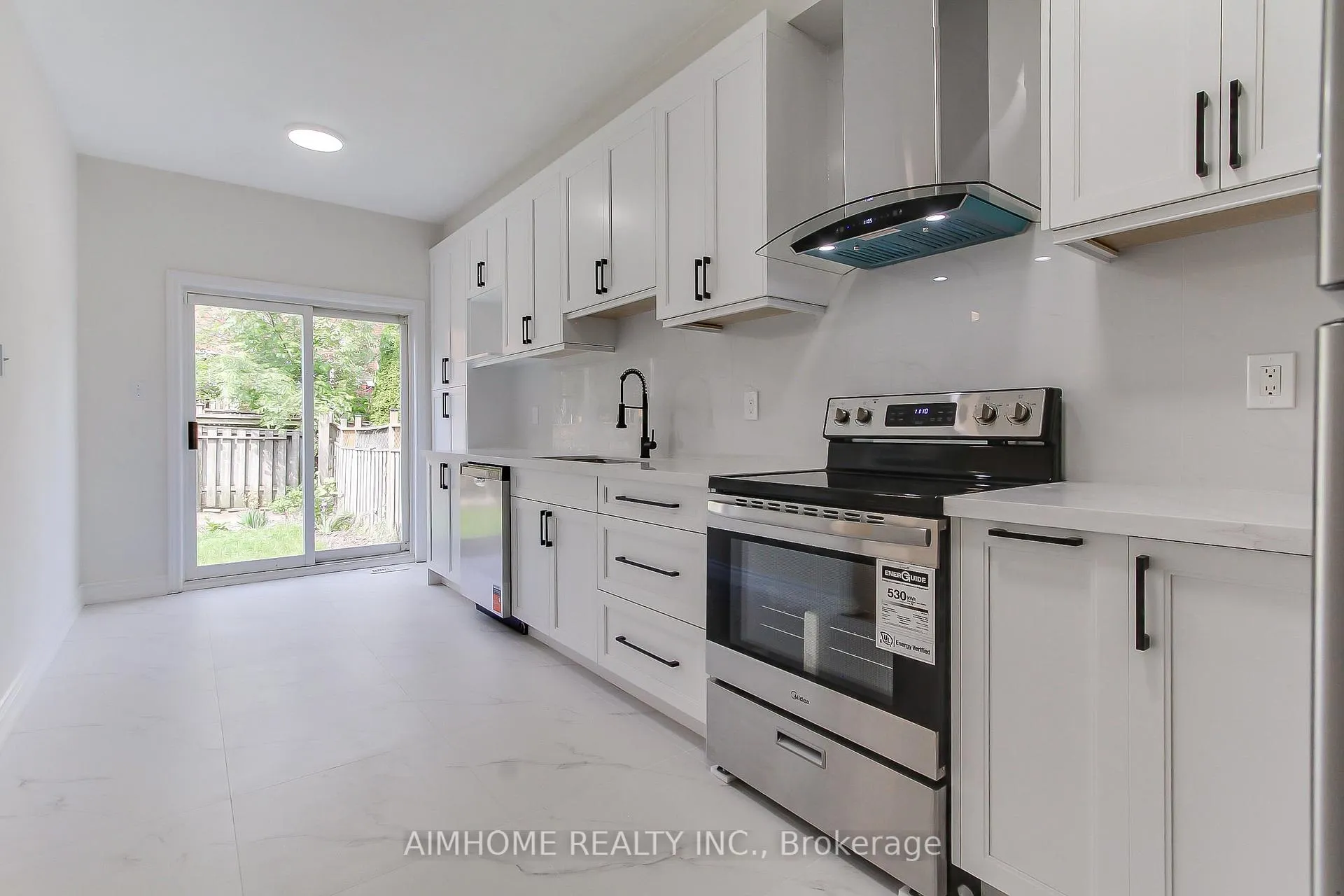 Photo 1 of 177 Denise Circle, Newmarket, Summerhill Estates — HOMEH