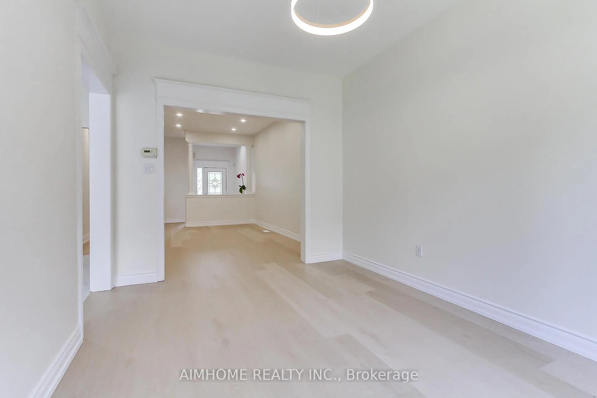 Photo 10 of 177 Denise Circle, Newmarket, Summerhill Estates — HOMEH