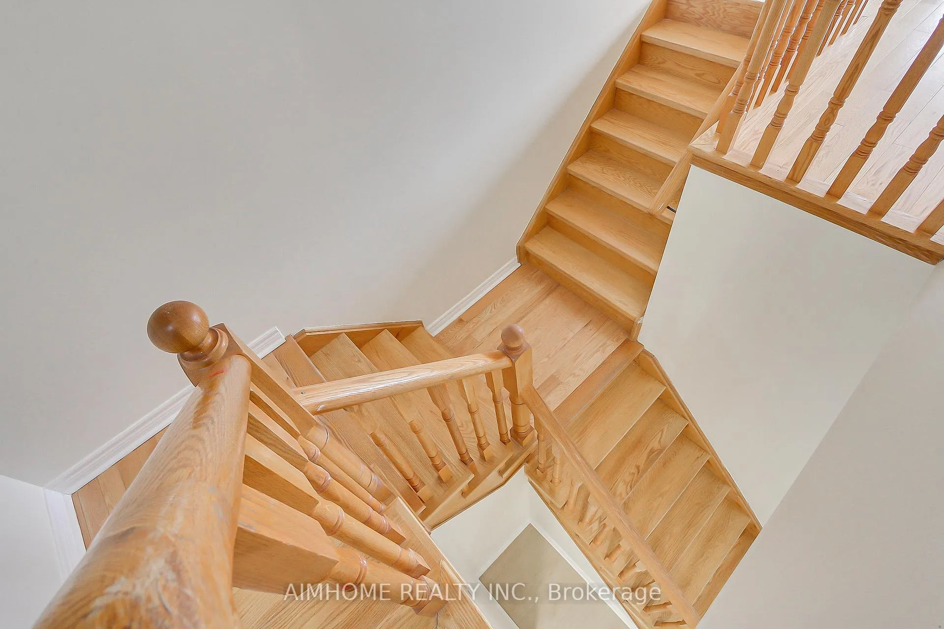 Photo 16 of 177 Denise Circle, Newmarket, Summerhill Estates — HOMEH