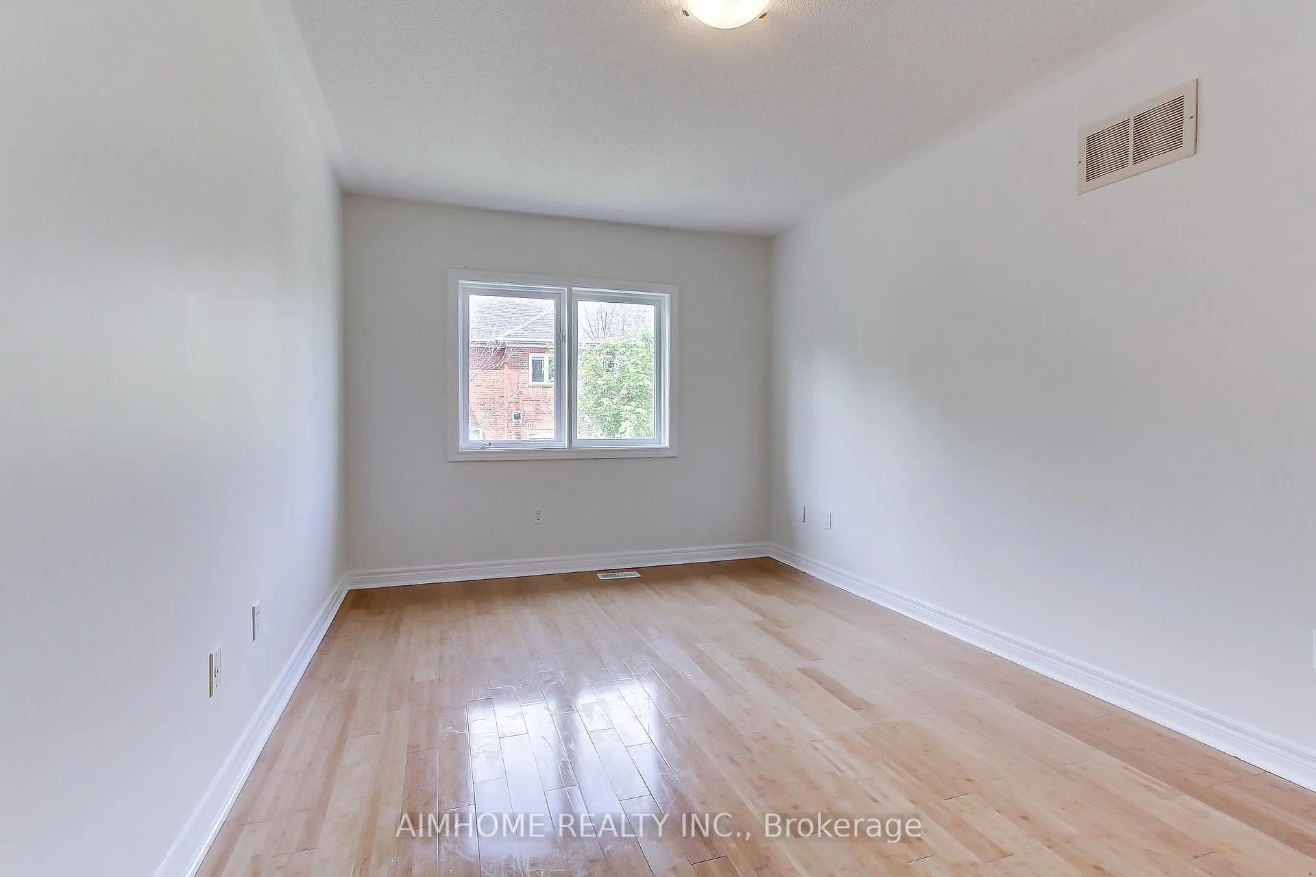 Photo 17 of 177 Denise Circle, Newmarket, Summerhill Estates — HOMEH