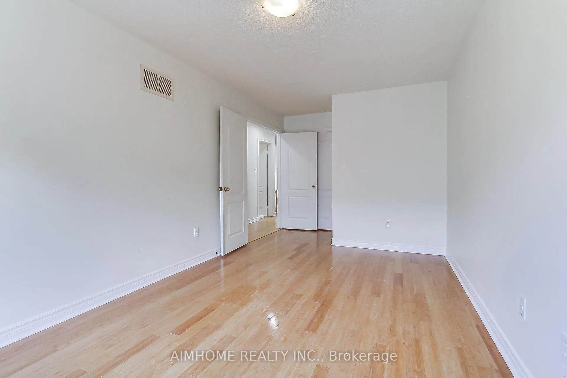 Photo 18 of 177 Denise Circle, Newmarket, Summerhill Estates — HOMEH