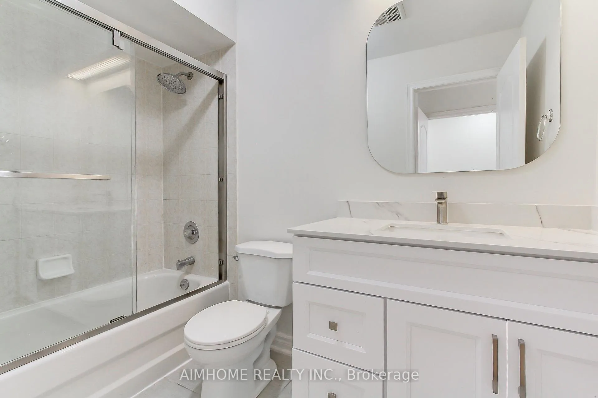Photo 19 of 177 Denise Circle, Newmarket, Summerhill Estates — HOMEH