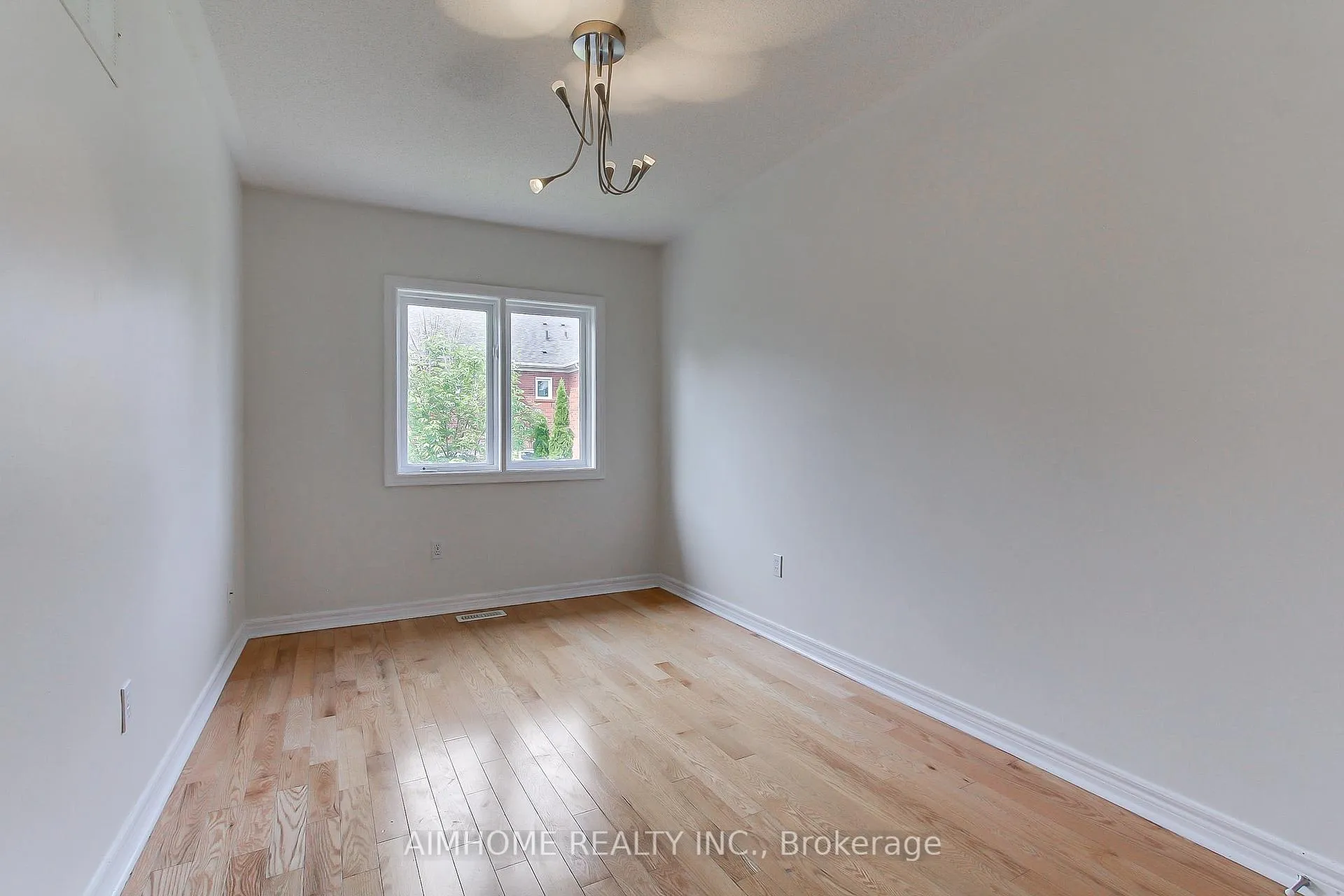 Photo 21 of 177 Denise Circle, Newmarket, Summerhill Estates — HOMEH