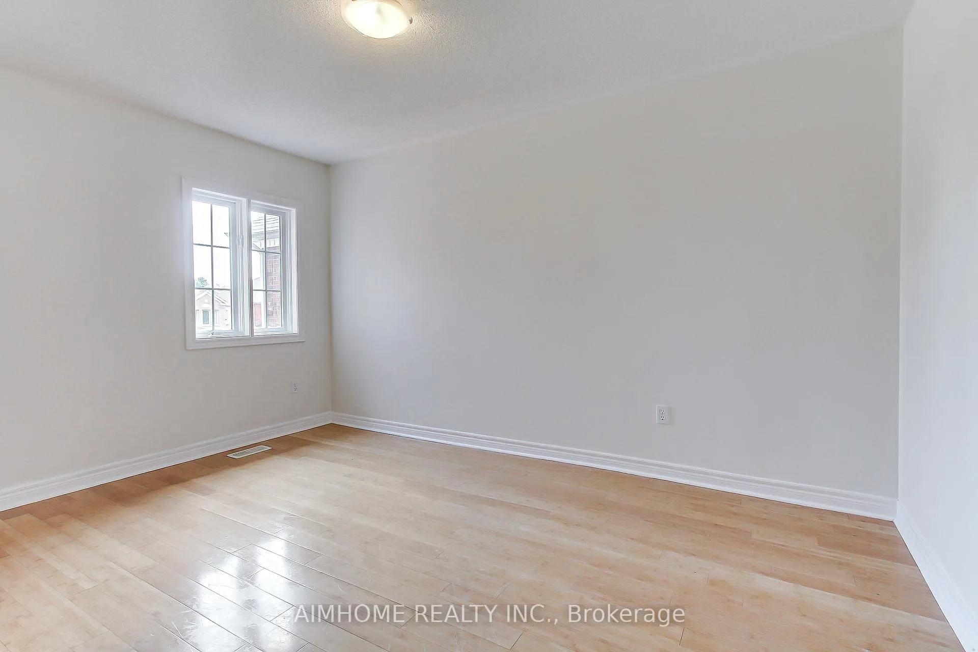 Photo 23 of 177 Denise Circle, Newmarket, Summerhill Estates — HOMEH