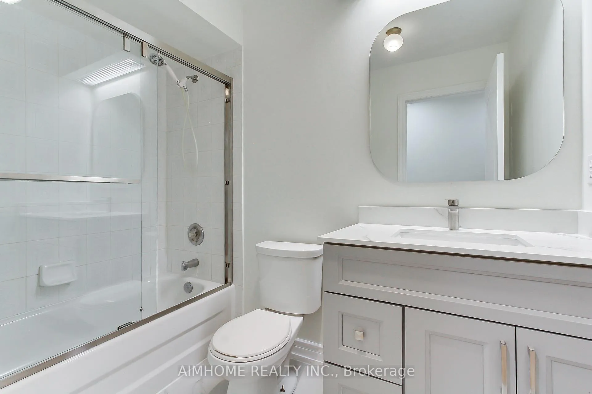 Photo 24 of 177 Denise Circle, Newmarket, Summerhill Estates — HOMEH