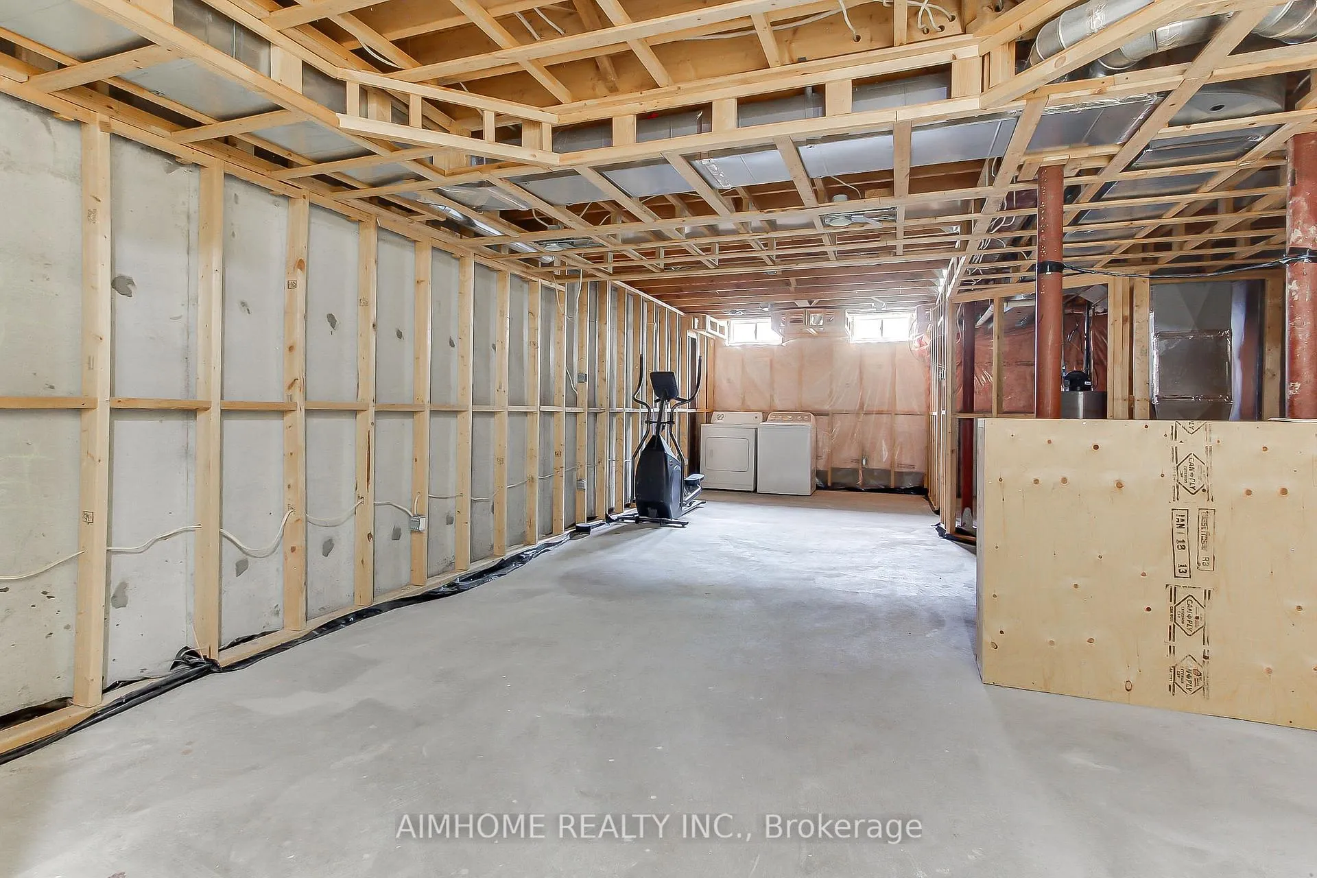 Photo 26 of 177 Denise Circle, Newmarket, Summerhill Estates — HOMEH