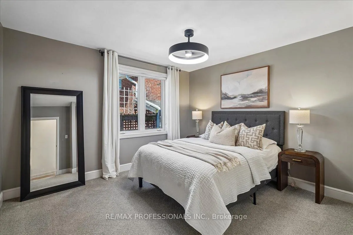 Photo 12 of 28 Spring Garden Road, Etobicoke, Stonegate-Queensway — HOMEH