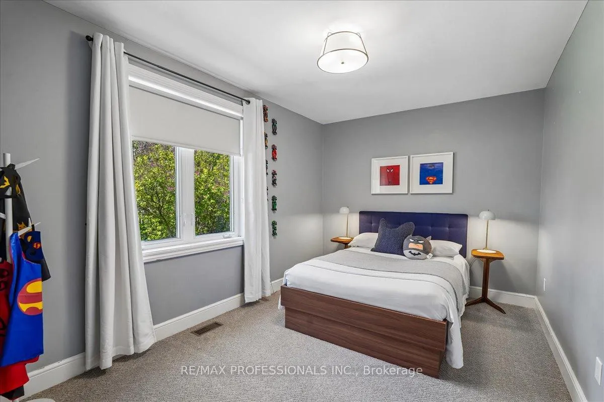 Photo 14 of 28 Spring Garden Road, Etobicoke, Stonegate-Queensway — HOMEH