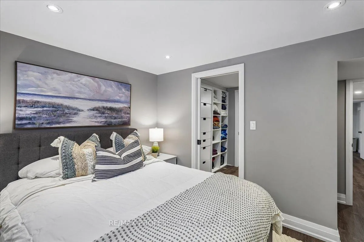 Photo 22 of 28 Spring Garden Road, Etobicoke, Stonegate-Queensway — HOMEH