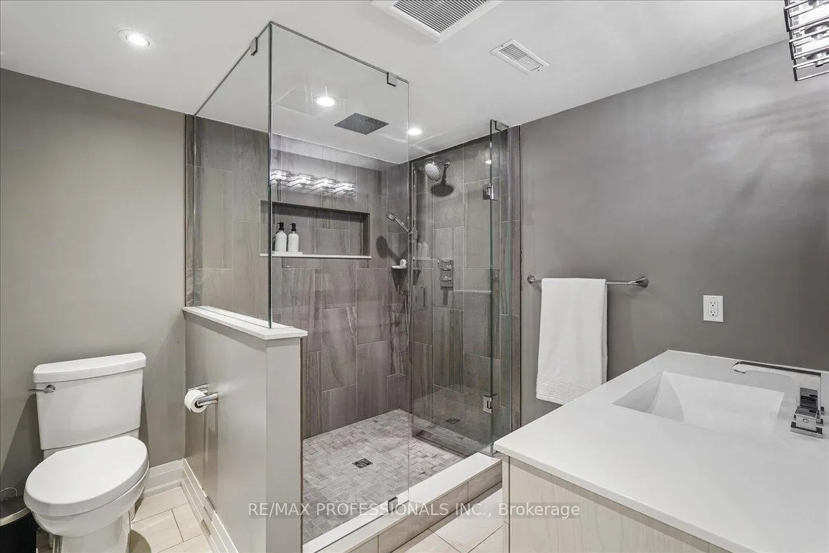 Photo 25 of 28 Spring Garden Road, Etobicoke, Stonegate-Queensway — HOMEH