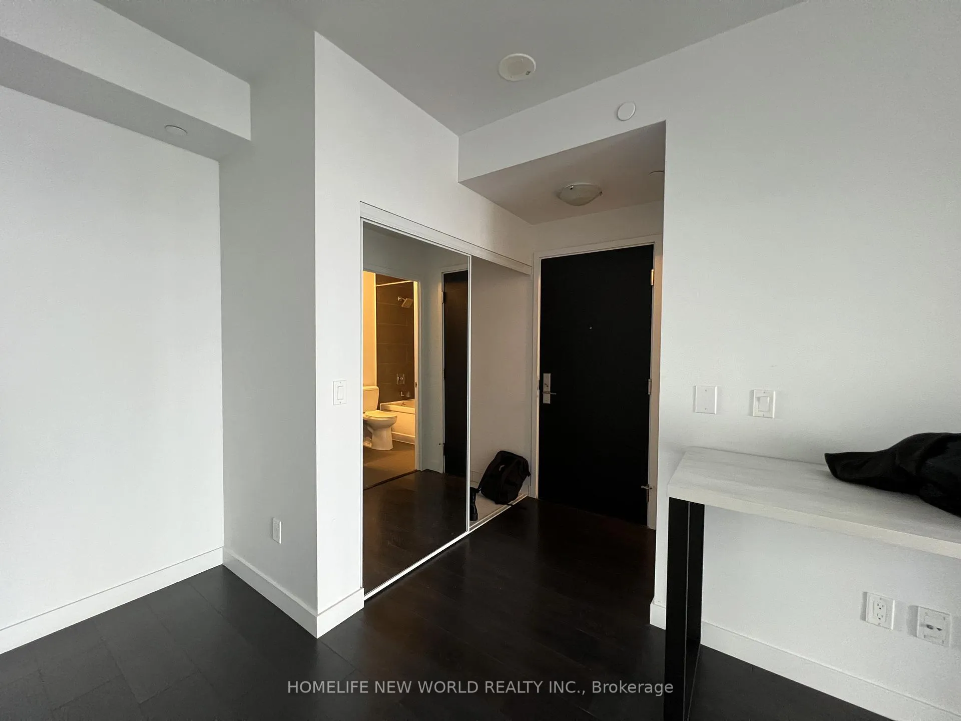 Photo 2 of Unit 4806, 8 Eglinton Avenue E, Toronto, Mount Pleasant West — HOMEH