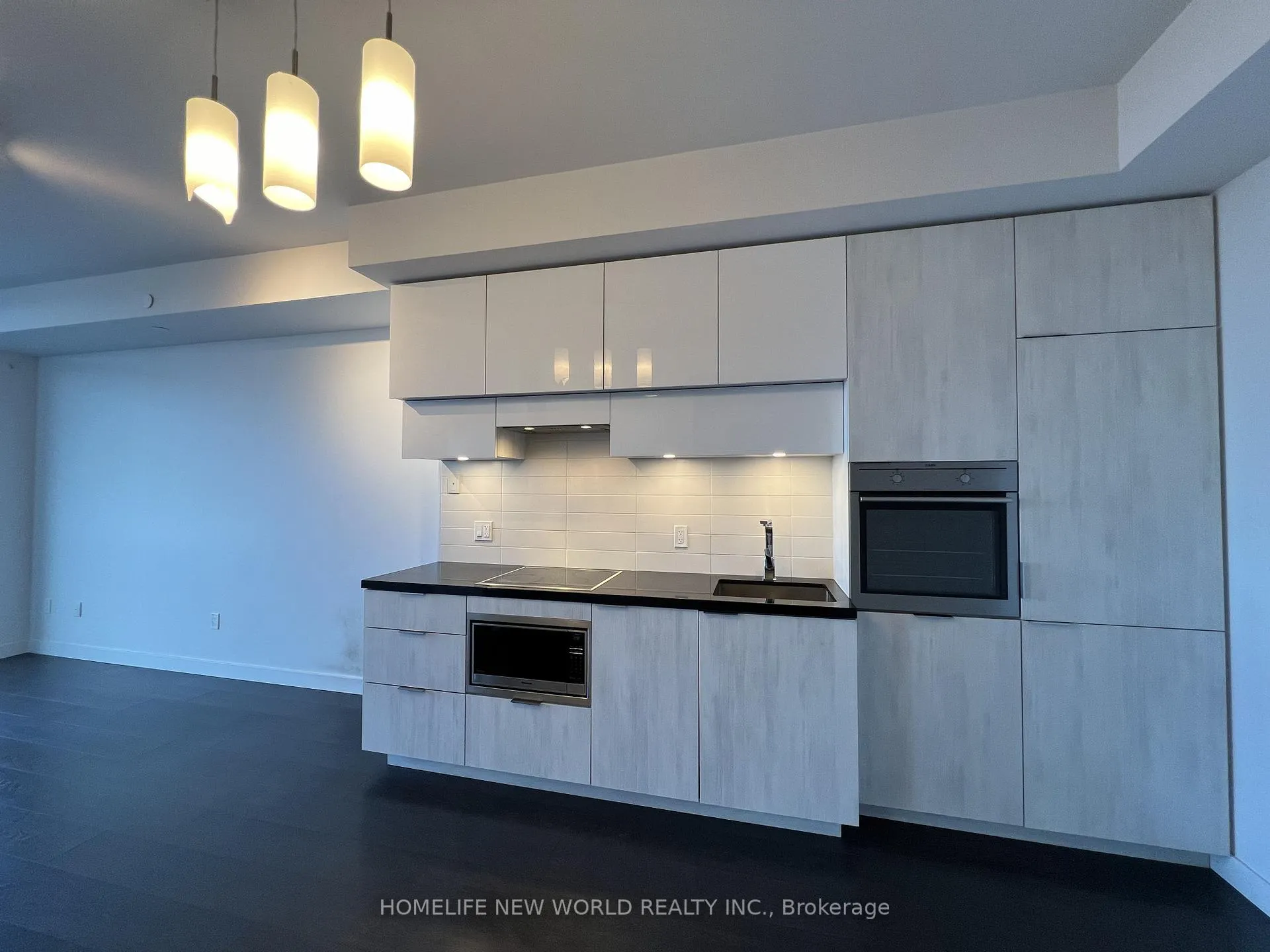 Photo 3 of Unit 4806, 8 Eglinton Avenue E, Toronto, Mount Pleasant West — HOMEH