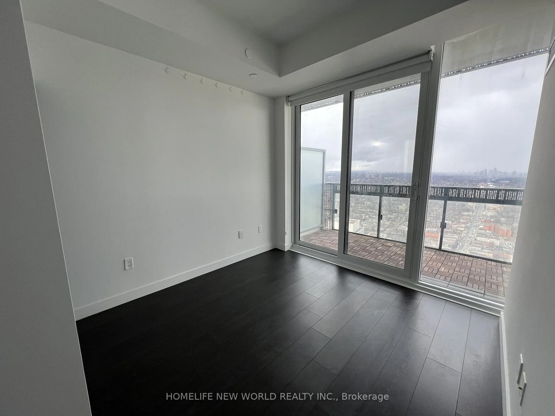 Photo 5 of Unit 4806, 8 Eglinton Avenue E, Toronto, Mount Pleasant West — HOMEH
