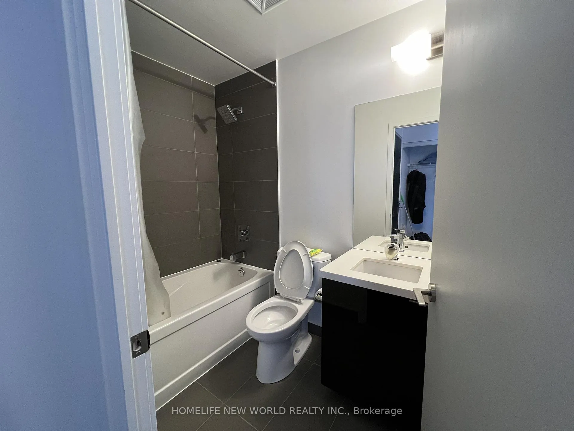 Photo 7 of Unit 4806, 8 Eglinton Avenue E, Toronto, Mount Pleasant West — HOMEH