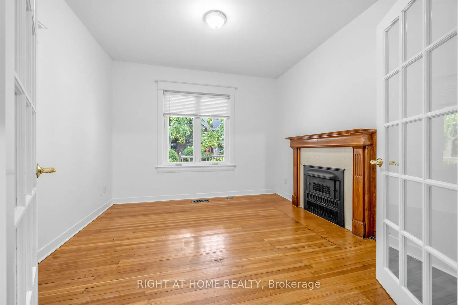 Photo 6 of 38 Kenneth Avenue, Toronto, High Park North — HOMEH