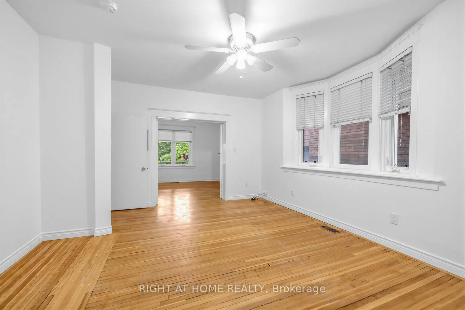 Photo 10 of 38 Kenneth Avenue, Toronto, High Park North — HOMEH