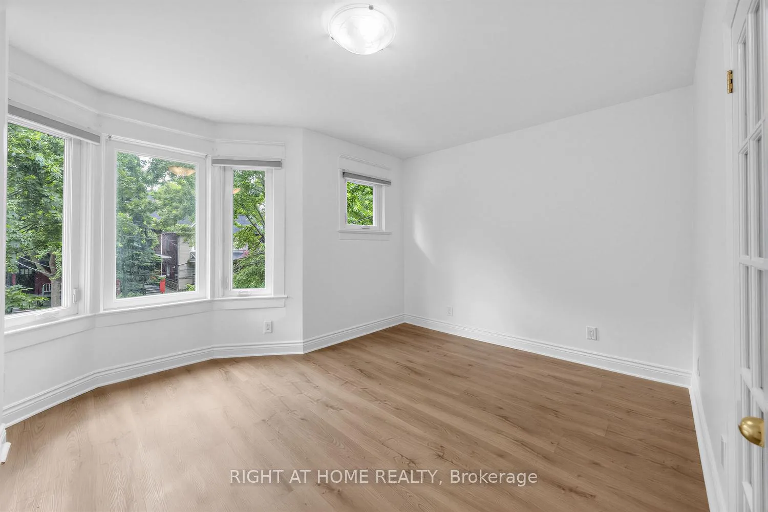 Photo 20 of 38 Kenneth Avenue, Toronto, High Park North — HOMEH