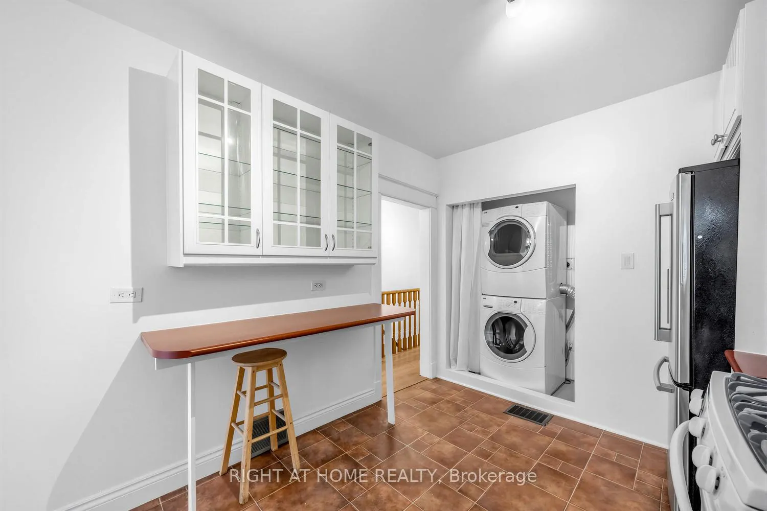 Photo 30 of 38 Kenneth Avenue, Toronto, High Park North — HOMEH