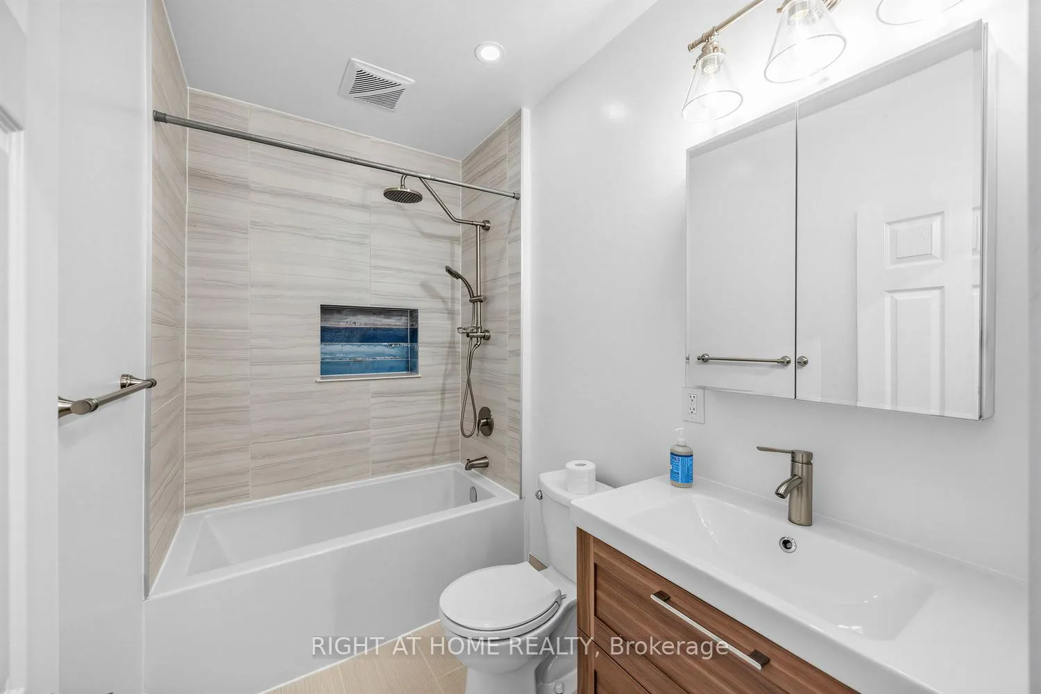 Photo 31 of 38 Kenneth Avenue, Toronto, High Park North — HOMEH
