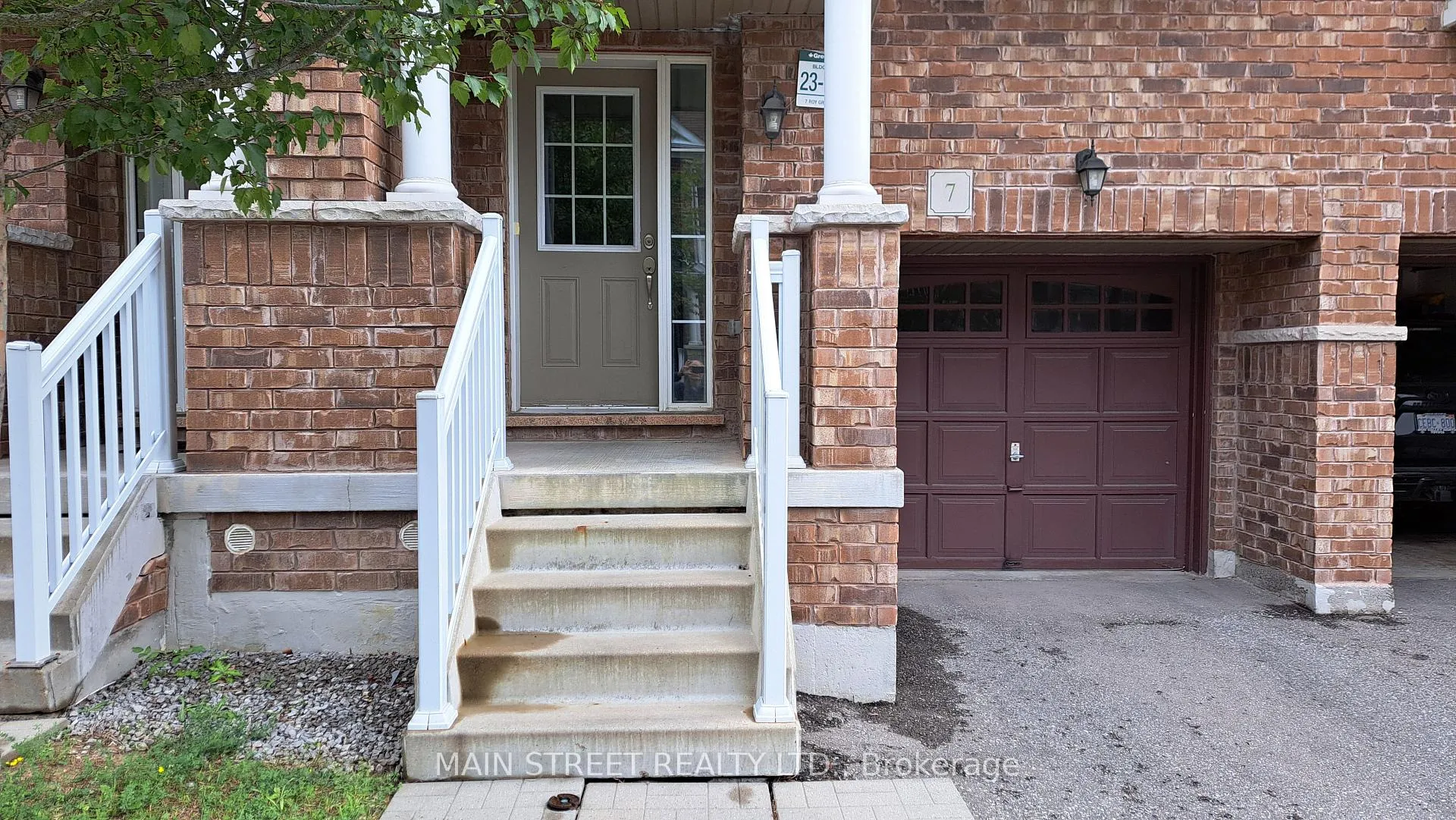 Photo 2 of 7 Roy Grove Way, Markham, Greensborough — HOMEH