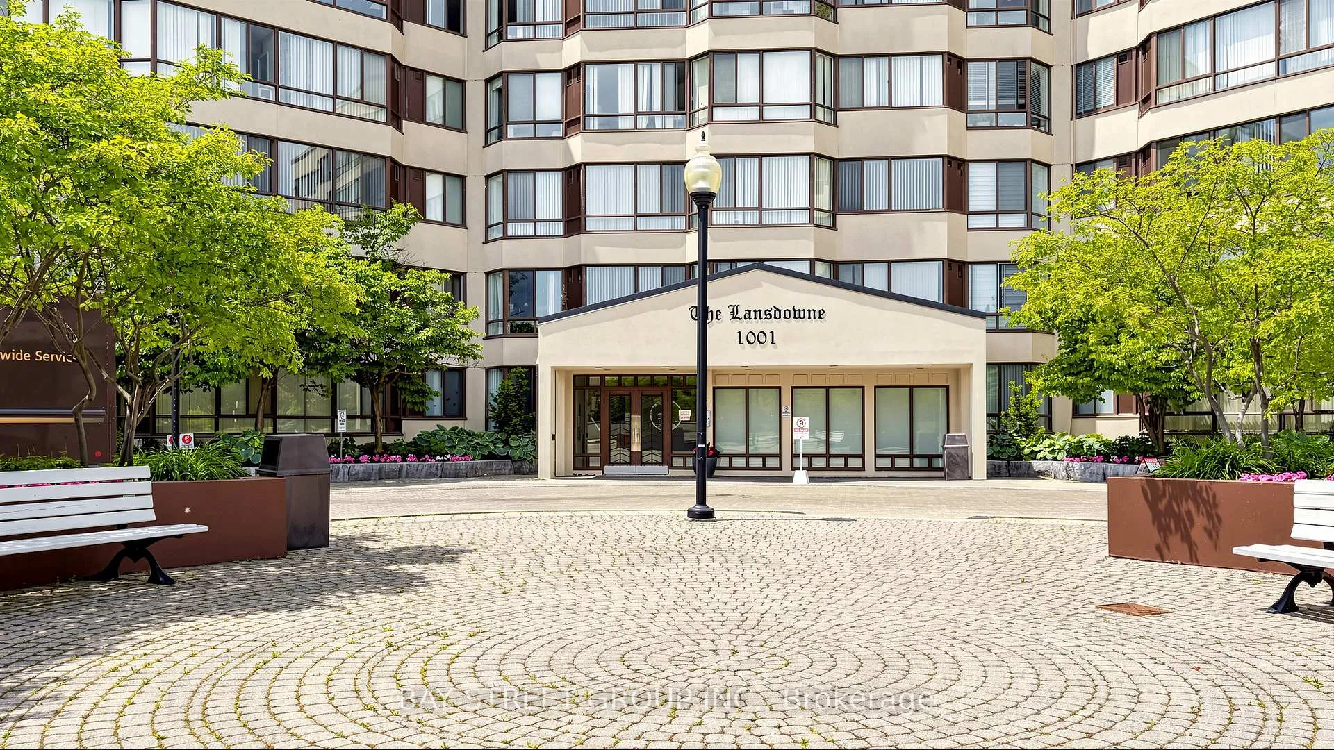 Photo 3 of Unit PH 720, 1001 Cedarglen Gate, Mississauga, Erindale — HOMEH