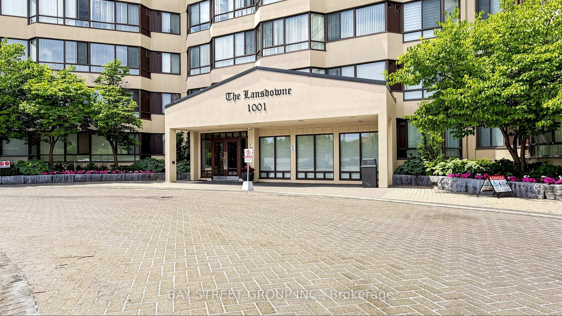 Photo 4 of Unit PH 720, 1001 Cedarglen Gate, Mississauga, Erindale — HOMEH