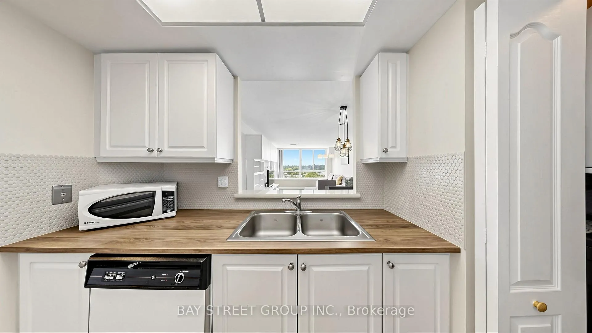 Photo 19 of Unit PH 720, 1001 Cedarglen Gate, Mississauga, Erindale — HOMEH