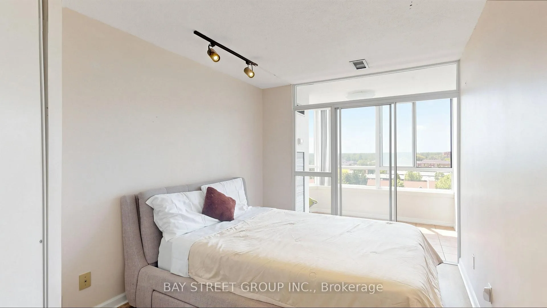 Photo 27 of Unit PH 720, 1001 Cedarglen Gate, Mississauga, Erindale — HOMEH