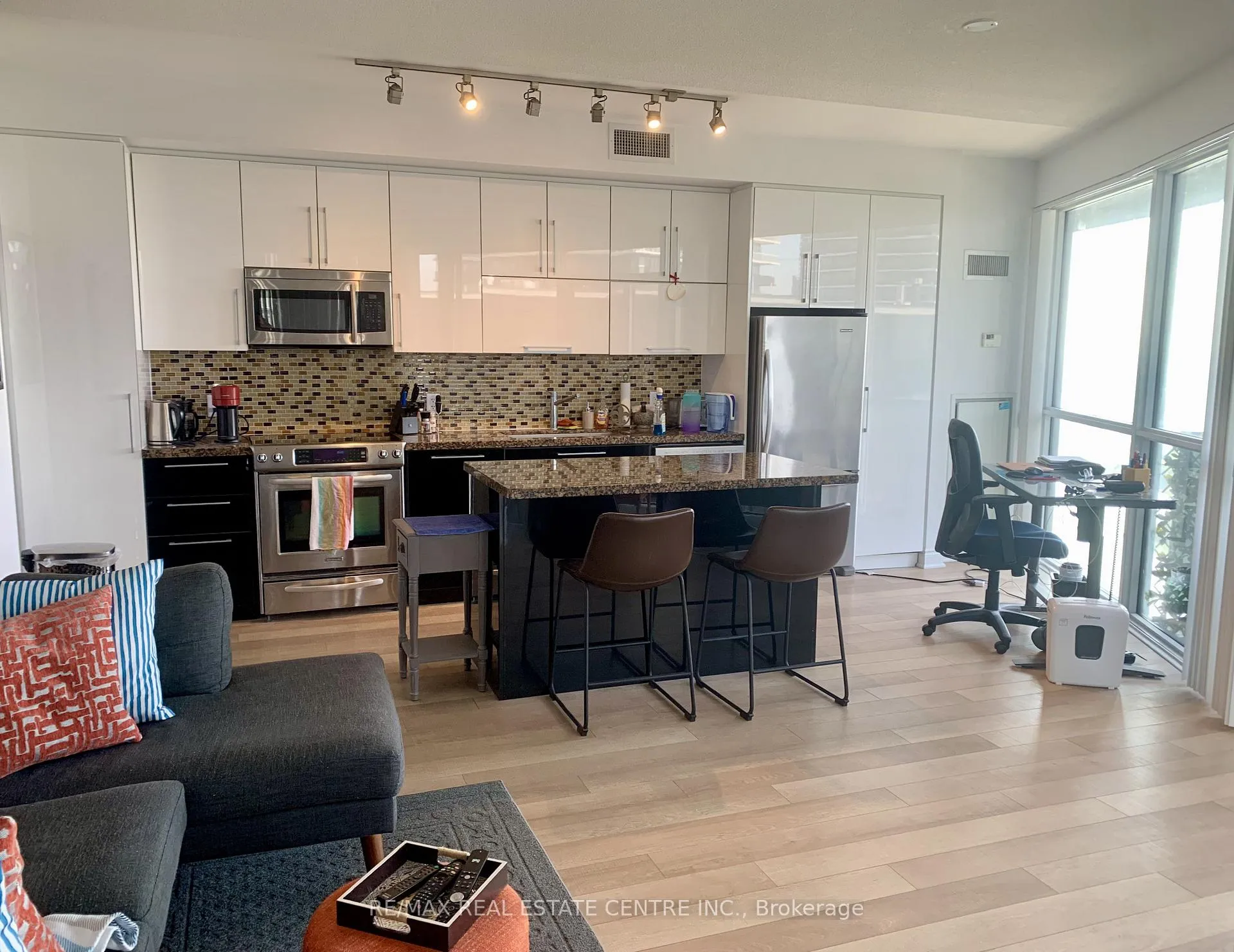 Photo 4 of Unit 1906, 80 Marine Parade Drive N, Etobicoke, Mimico — HOMEH
