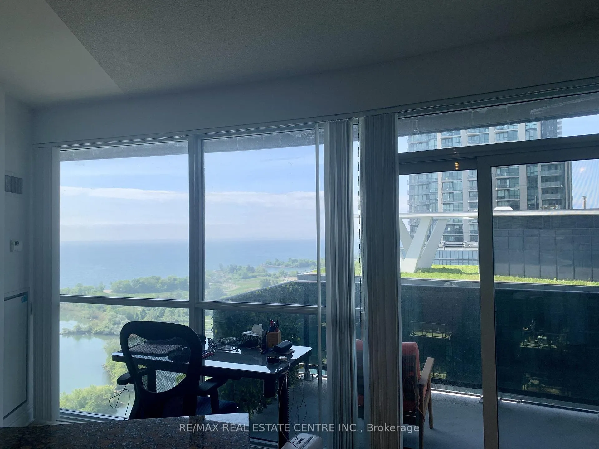 Photo 6 of Unit 1906, 80 Marine Parade Drive N, Etobicoke, Mimico — HOMEH