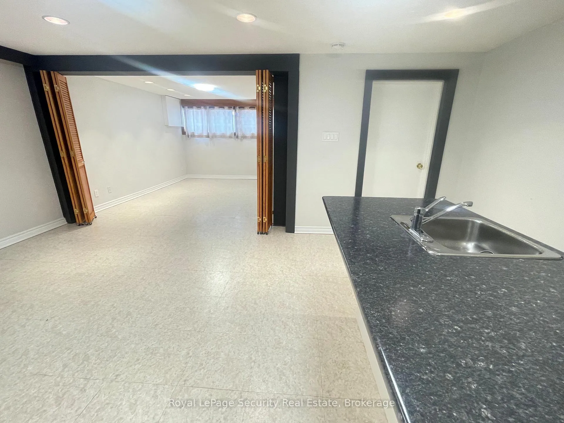 Photo 6 of Unit Lower, 115 Poynter Drive, Etobicoke, Kingsview Village-The Westway — HOMEH