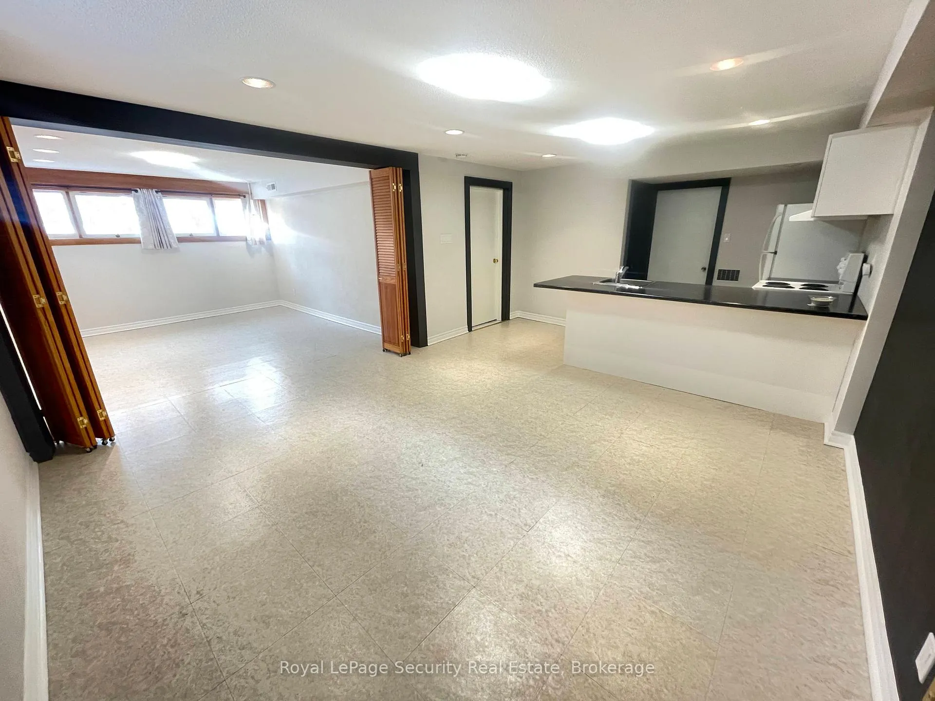 Photo 9 of Unit Lower, 115 Poynter Drive, Etobicoke, Kingsview Village-The Westway — HOMEH