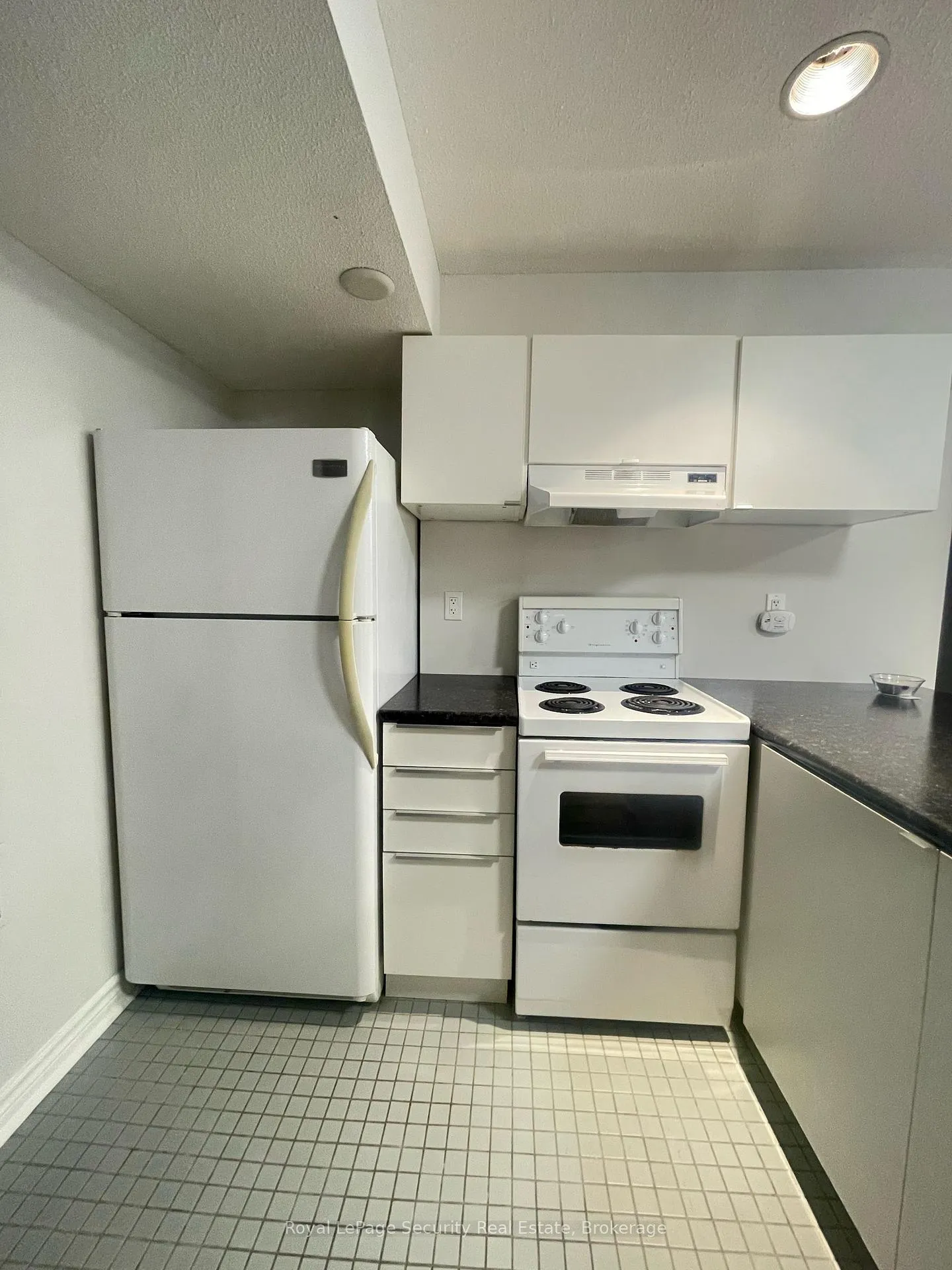 Photo 10 of Unit Lower, 115 Poynter Drive, Etobicoke, Kingsview Village-The Westway — HOMEH