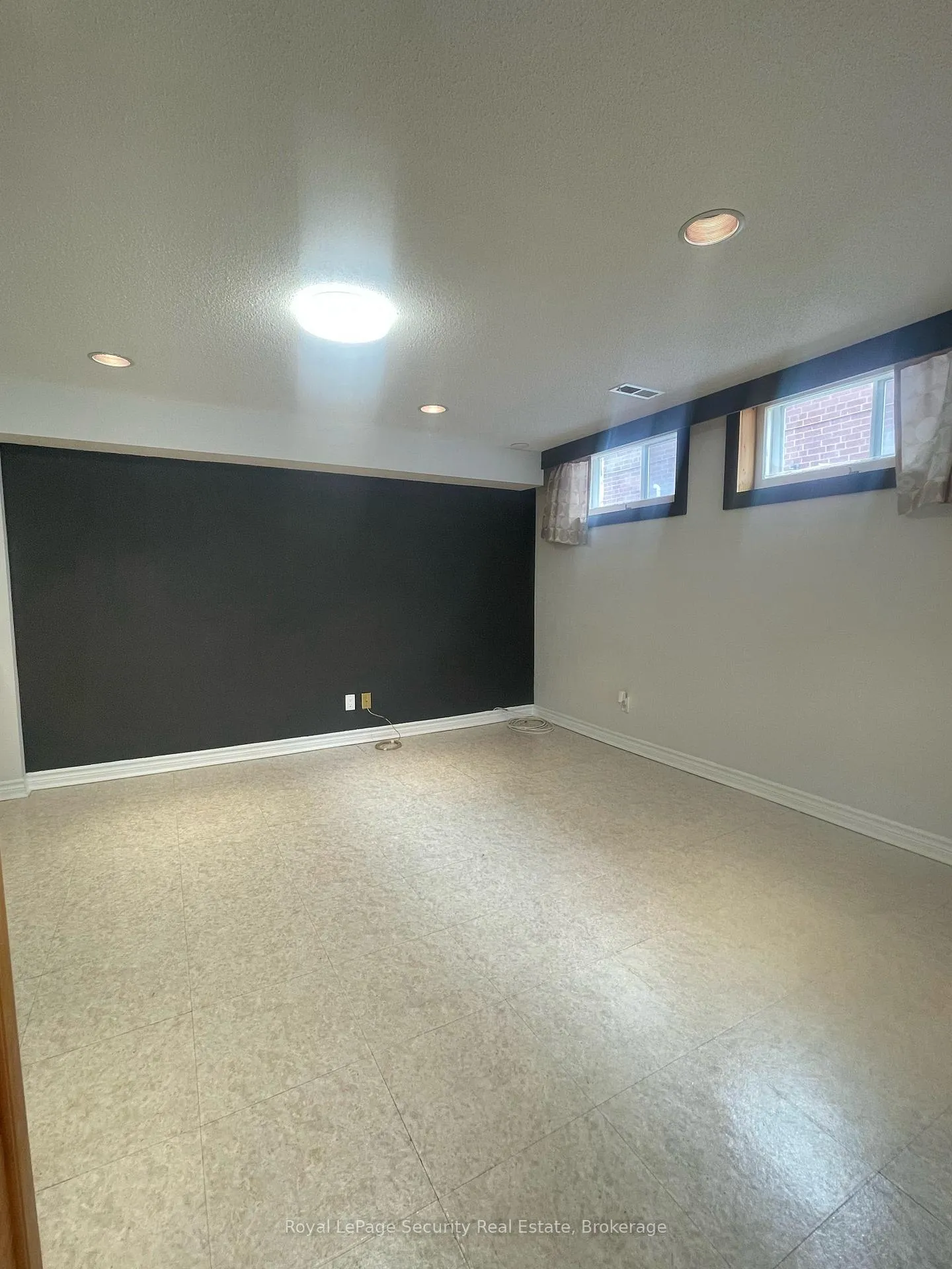 Photo 12 of Unit Lower, 115 Poynter Drive, Etobicoke, Kingsview Village-The Westway — HOMEH