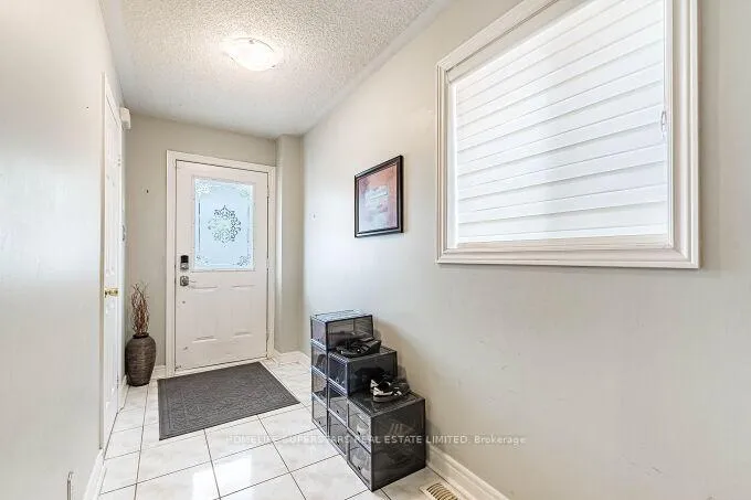 Photo 5 of 3953 Manatee Way, Mississauga, Churchill Meadows — HOMEH