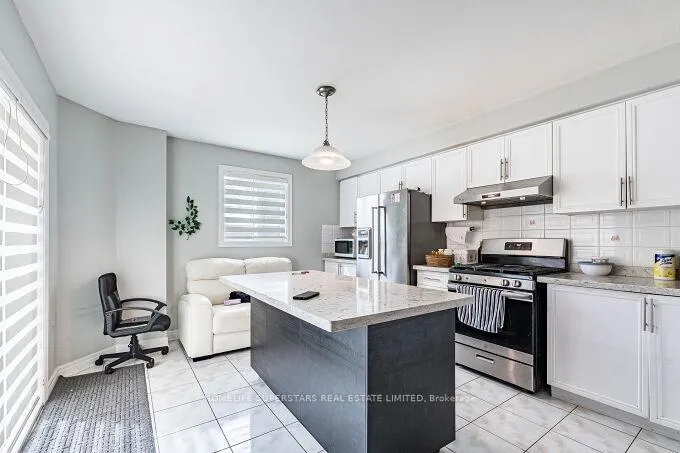 Photo 11 of 3953 Manatee Way, Mississauga, Churchill Meadows — HOMEH