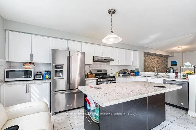 Photo 12 of 3953 Manatee Way, Mississauga, Churchill Meadows — HOMEH
