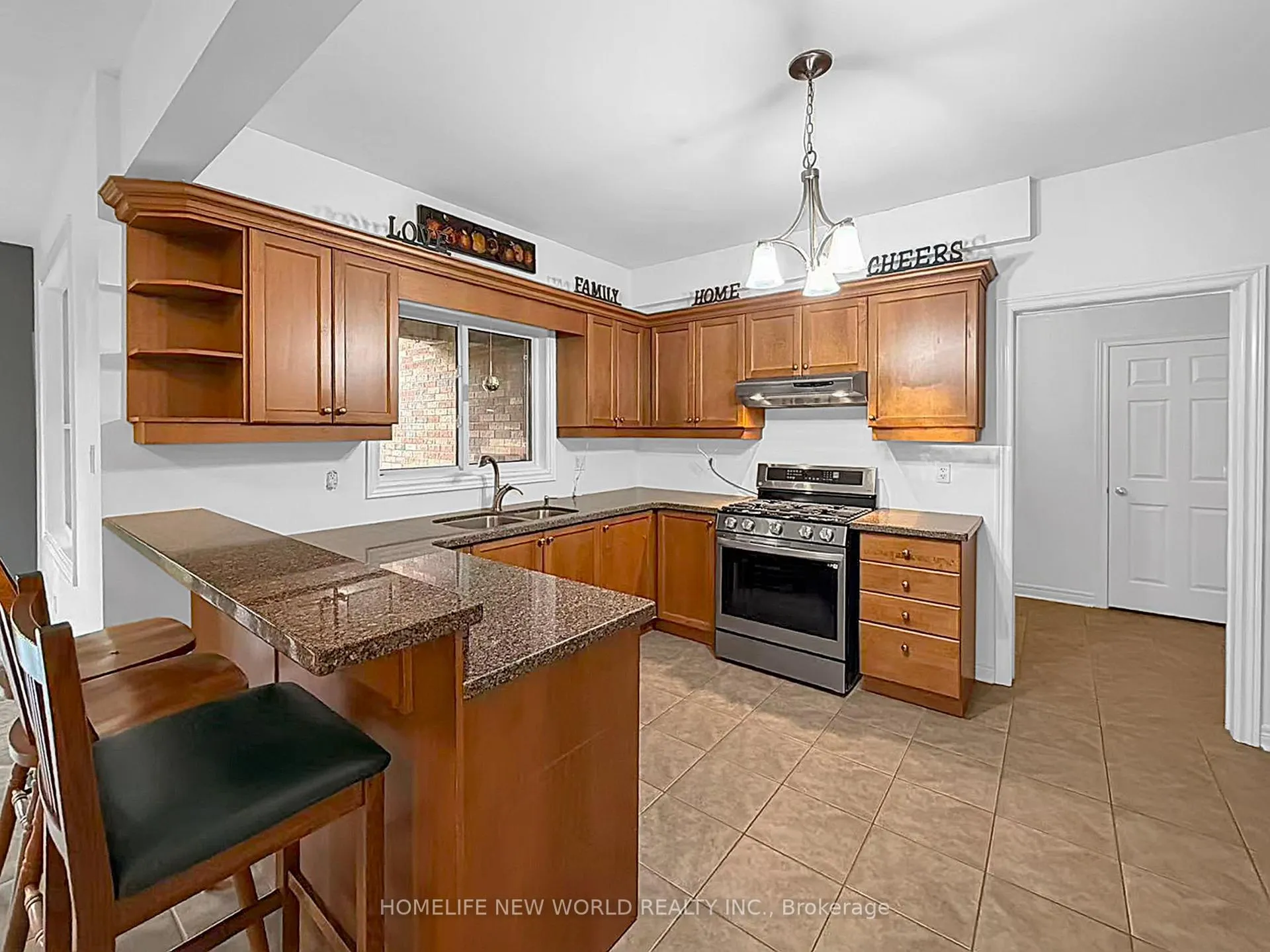 Photo 9 of 3370 Ravenshoe Road, Georgina, Keswick South — HOMEH