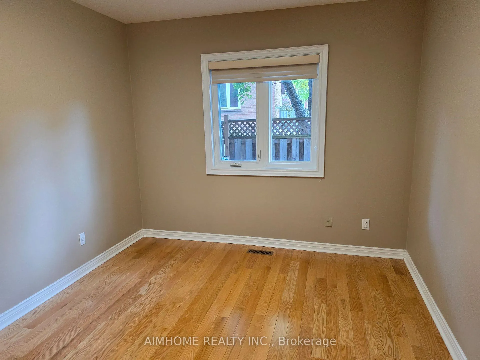 Photo 12 of 49 Holbrook Court, Markham, Unionville — HOMEH