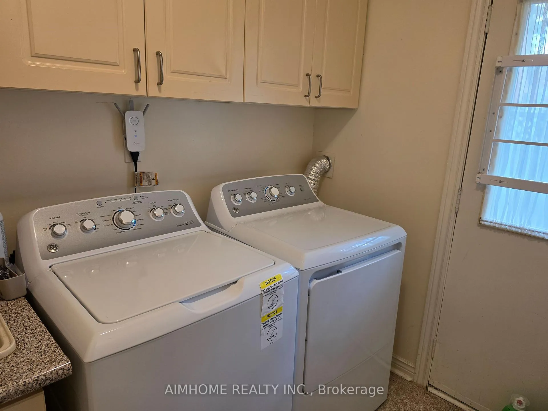 Photo 13 of 49 Holbrook Court, Markham, Unionville — HOMEH