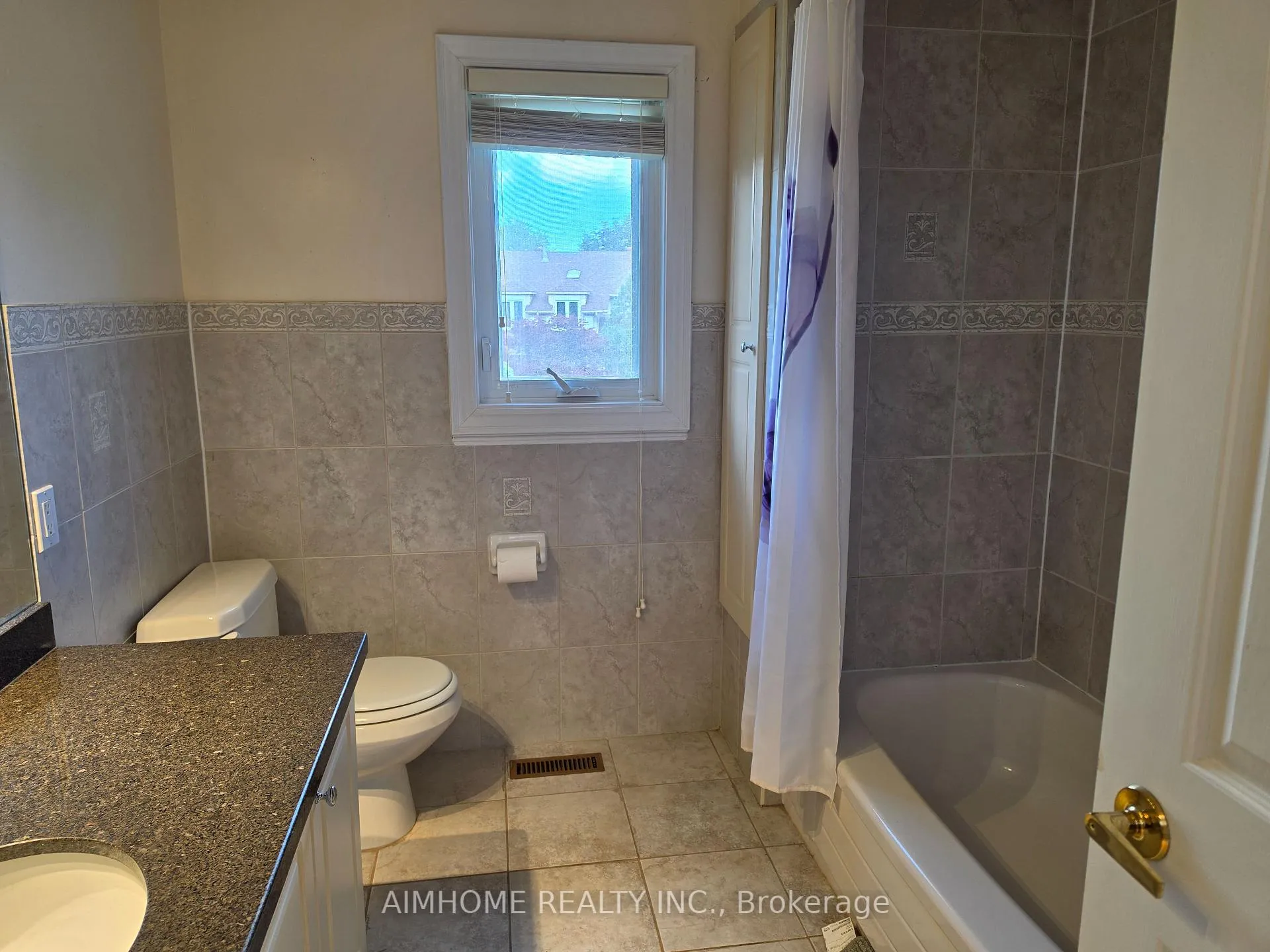 Photo 23 of 49 Holbrook Court, Markham, Unionville — HOMEH