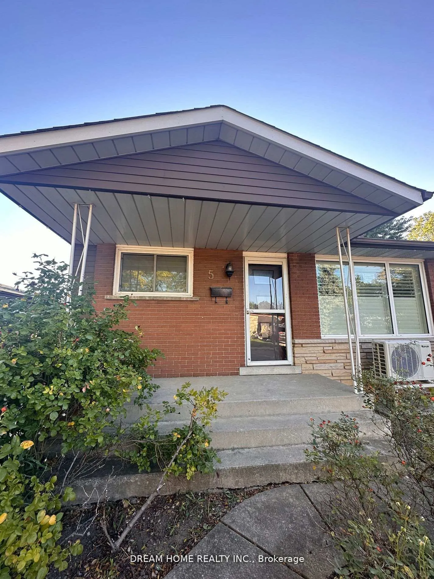 Photo 2 of Unit Main, 5 Empire Court, Hamilton, Corman — HOMEH