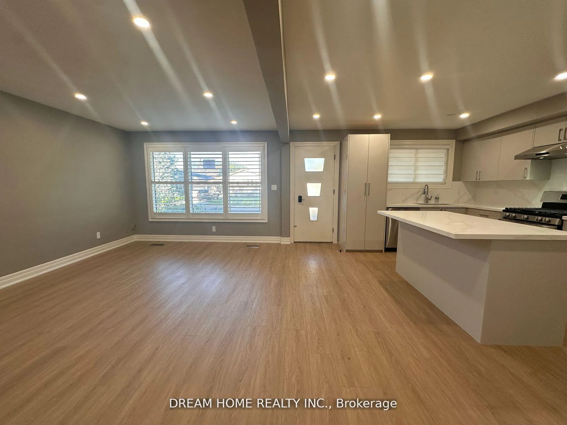 Photo 4 of Unit Main, 5 Empire Court, Hamilton, Corman — HOMEH