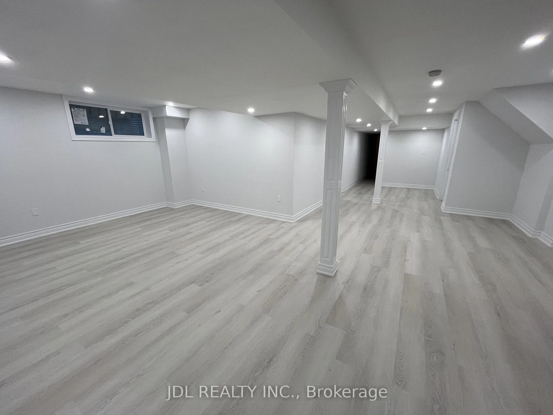 Photo 3 of 82 Puccini Drive, Richmond Hill, Oak Ridges — HOMEH