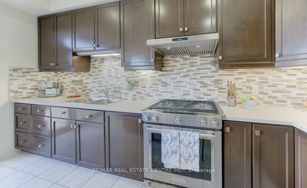 Photo 16 of 42 Greenwater Street, Kitchener, Doon South — HOMEH