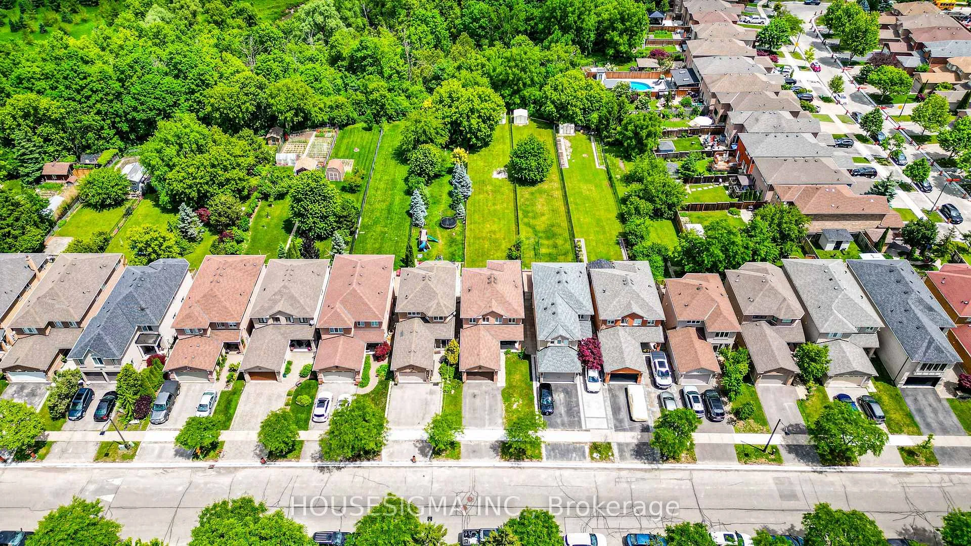 Photo 3 of 266 Royalpark Way, Vaughan, Elder Mills — HOMEH